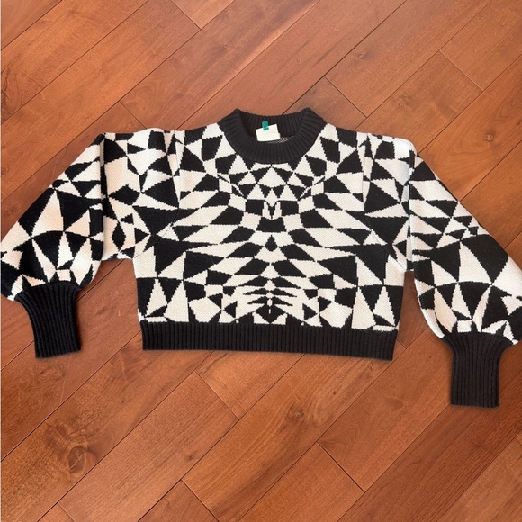 NWOT Farm Rio Geometric Black and Cream Sweater - Picture 2 of 5
